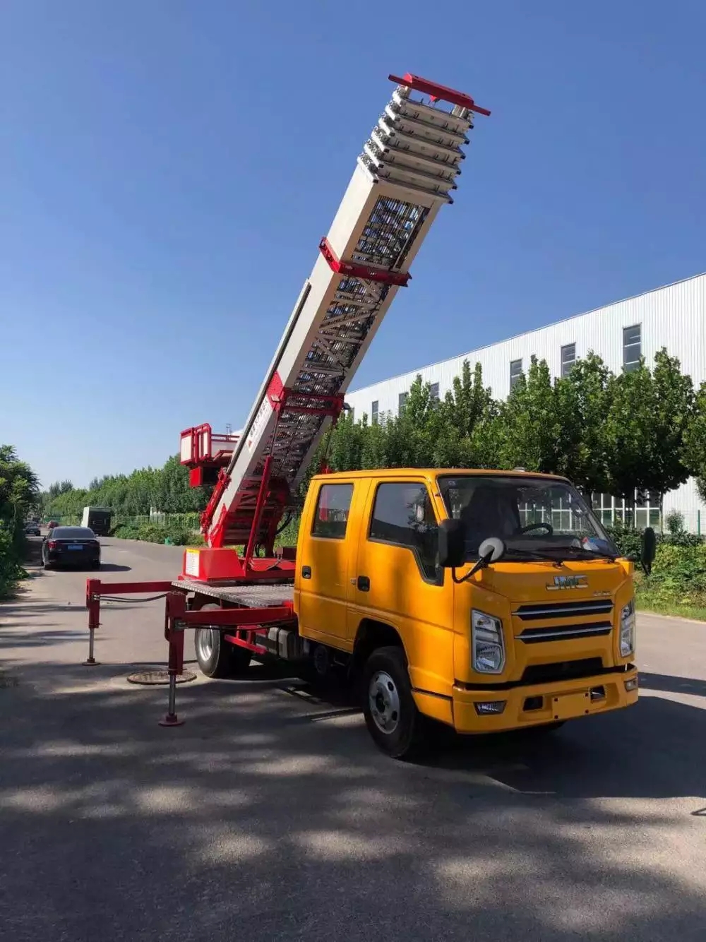 岱山县附近的云梯车出租服务：轻松解决高空作业需求